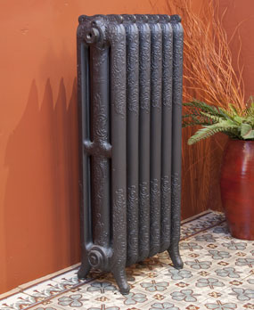 Antieke gietijzeren Rococo radiator