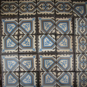 Antieke vloertegels model: Art-Nouveau keramische motieftegels