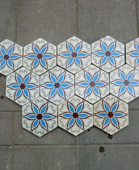 Antieke vloertegels model: Jugendstil keramische motieftegels